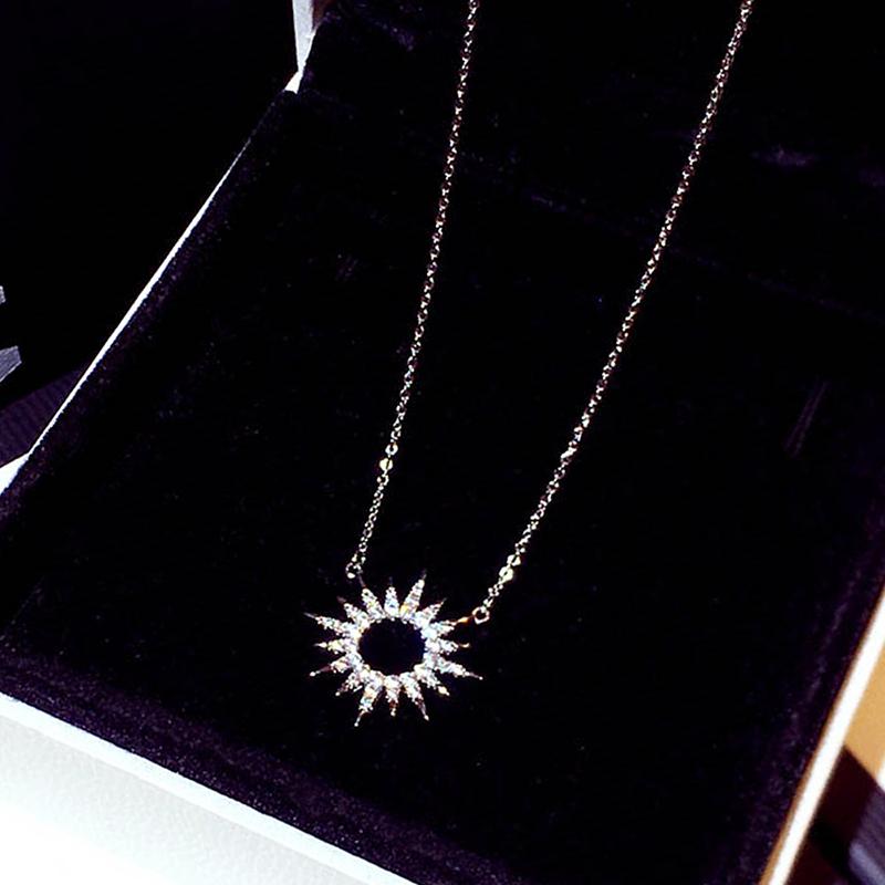 Chains Luxury Shine Micro Inlaid Cz Circle Women Necklace Cubic Zirconia Simple Delicate Thin Clavicle Kolye Chain PendantChains ChainsChain
Chains Luxury Shine Micro Inlaid Cz Circle Women Necklace Cubic Zirconia Simple Delicate Thin Clavicle Kolye Chain PendantChains ChainsChain