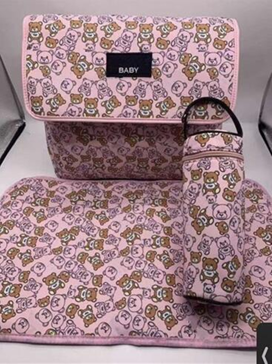 Waterprooof Mummy Diaper Bags with Changing Pad and Insulated Milk Bottle Case Designer Style Baby Stunning Mummy Bag Comes 3pcs Set, 005
Waterprooof Mummy Diaper Bags with Changing Pad and Insulated Milk Bottle Case Designer Style Baby Stunning Mummy Bag Comes 3pcs Set, 005