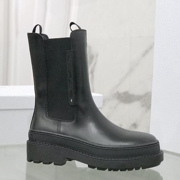 2022 Luxurys new Star Chelsea boots women's elastic mid-tube sleeve boot thick heel thick-sole wear-resistant leather Martin Half boots, Black
2022 Luxurys new Star Chelsea boots women's elastic mid-tube sleeve boot thick heel thick-sole wear-resistant leather Martin Half boots, Black