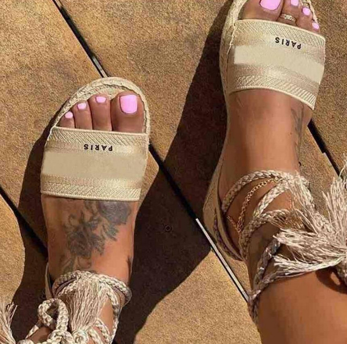 Summer women's canvas shoes luxury women's sandals low-heeled casual comfortable designer ankle lace-up beach slippers female plus size 41 42, Blue
Summer women's canvas shoes luxury women's sandals low-heeled casual comfortable designer ankle lace-up beach slippers female plus size 41 42, Blue