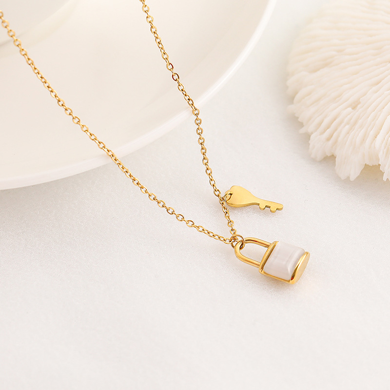 Classic Design Lock Key Necklace Gold Plated Stainless Steel Jewelry for Women Gift