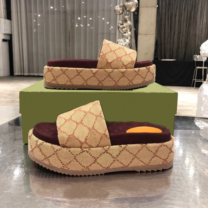 2022 womens fashion embroidered canvas designer slides slip on slippers girls 60mm Canvas covered platform sandals and dust bags
2022 womens fashion embroidered canvas designer slides slip on slippers girls 60mm Canvas covered platform sandals and dust bags