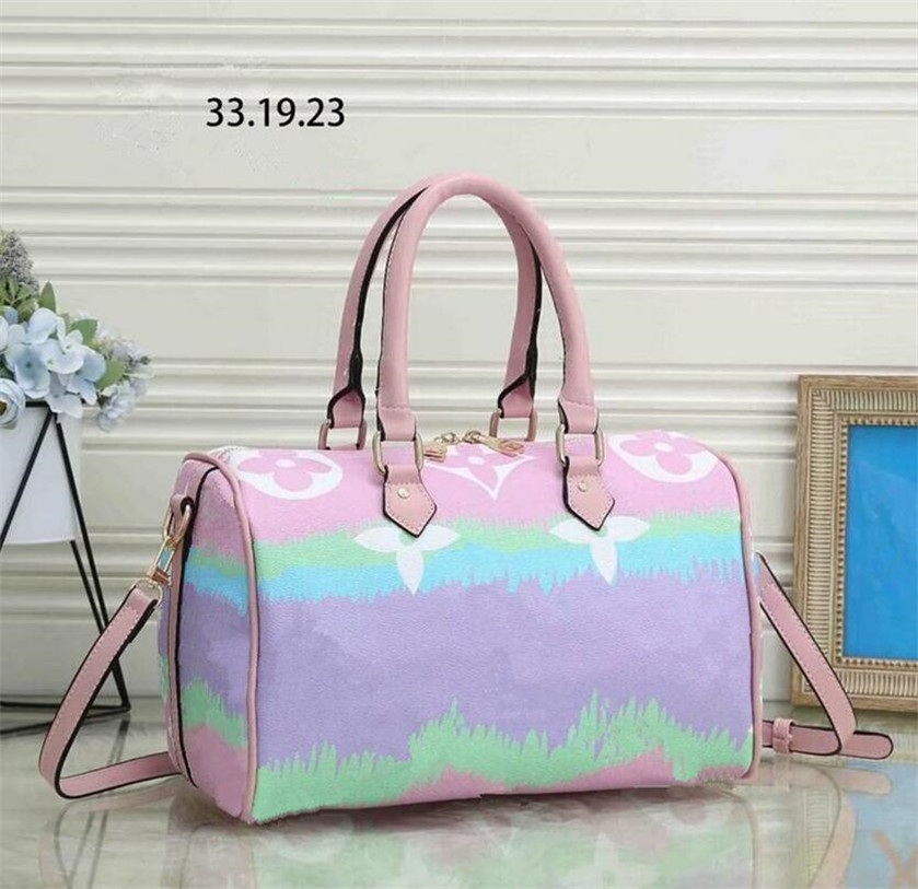 new fashion men women travel bag duffle bag, 2022 luggage handbags large capacity sport bagS, delivery lock tag England Style
new fashion men women travel bag duffle bag, 2022 luggage handbags large capacity sport bagS, delivery lock tag England Style
