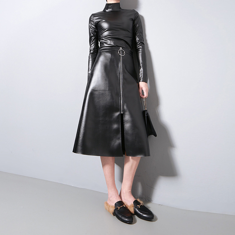 Japanese Style Woman Autumn Unique Black Faux Leather PU Tee Tops Full Sleeve Harajuku T shirt Turtleneck Slim Thin T-shirt 781 220321