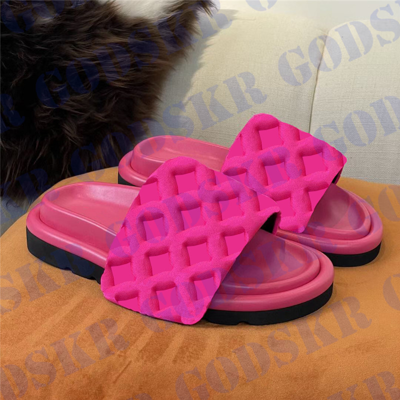 Designers Womens Sandal Flip Flop Summer Women Embossed Slippers Shoes Party Must Ladies Slides Five Colors
Designers Womens Sandal Flip Flop Summer Women Embossed Slippers Shoes Party Must Ladies Slides Five Colors