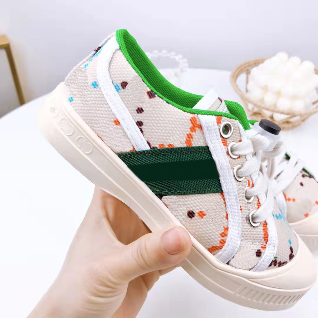 Top Brand Children's Casual Shoes Boys Girls Outdoor Sports Colorful White Small Cloth Shoes
Top Brand Children's Casual Shoes Boys Girls Outdoor Sports Colorful White Small Cloth Shoes
