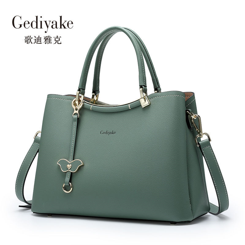 Quality Purses Women Chain Favorite Tote Famous Leather Crossbody Handbag Fashion Bag Bags Shoulder Gold Embossing Purse Hight Jevif 22handbag17
Quality Purses Women Chain Favorite Tote Famous Leather Crossbody Handbag Fashion Bag Bags Shoulder Gold Embossing Purse Hight Jevif 22handbag17
