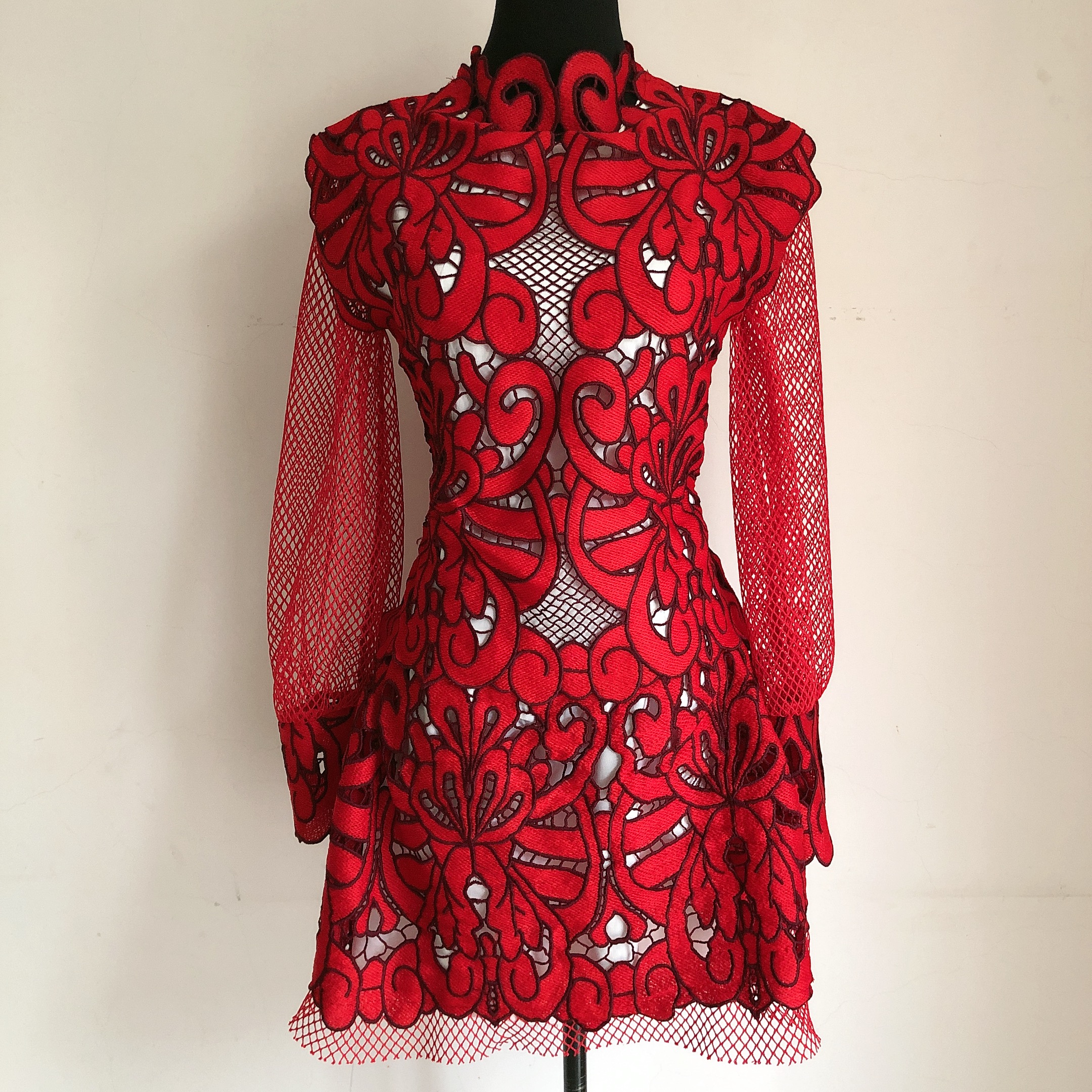 High Quality Luxury Lace Flowers Party Dress Stand Collar Ruffles Lantern Sleeve Celebrity Dinner Dresses Mujer 2022, Same as picture
High Quality Luxury Lace Flowers Party Dress Stand Collar Ruffles Lantern Sleeve Celebrity Dinner Dresses Mujer 2022, Same as picture
