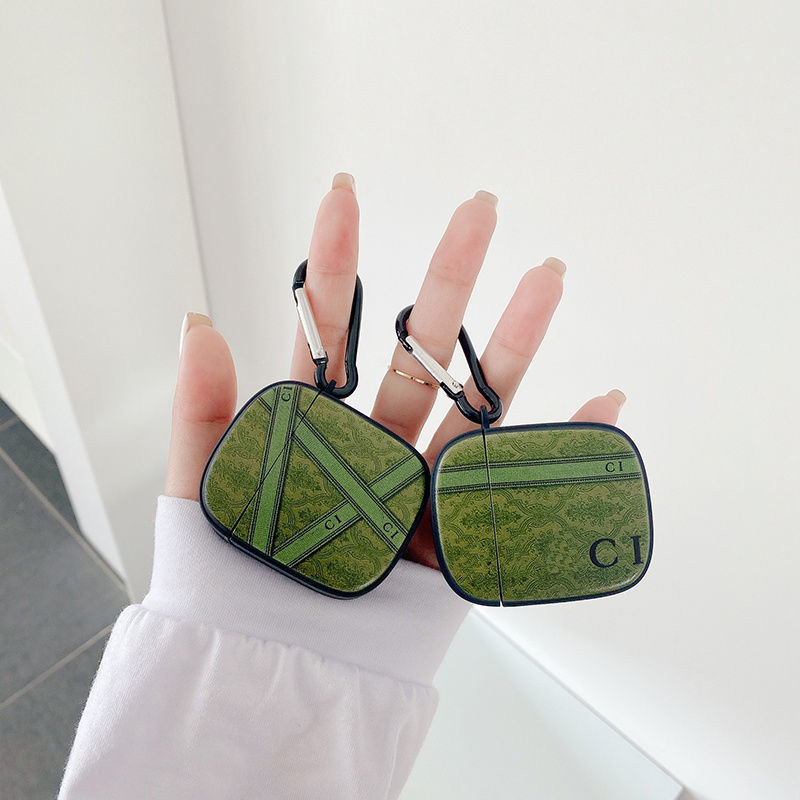 Designers Airpod Protective Case Headphone Cases Headphone Accessories For Apple Airpods 1 2 Pro Green Fashion Ribbon Headphones Shell 0429YB 
Designers Airpod Protective Case Headphone Cases Headphone Accessories For Apple Airpods 1 2 Pro Green Fashion Ribbon Headphones Shell 0429YB