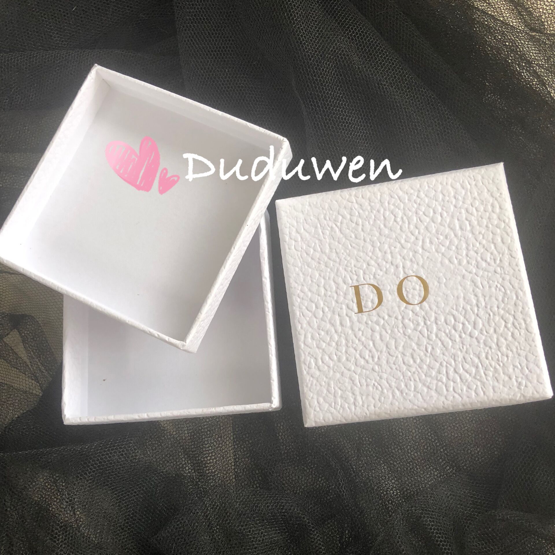 Gift Wrap 9X9X2cm white gift box fashion packing D package ir jewelry printed storage case good quality
Gift Wrap 9X9X2cm white gift box fashion packing D package ir jewelry printed storage case good quality