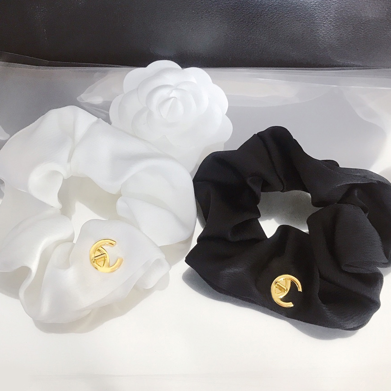 Women Letter C Scrunchies Metal Letters Elastic Hair Ties White Black Fashion Hair Accessories for Gift Party
Women Letter C Scrunchies Metal Letters Elastic Hair Ties White Black Fashion Hair Accessories for Gift Party