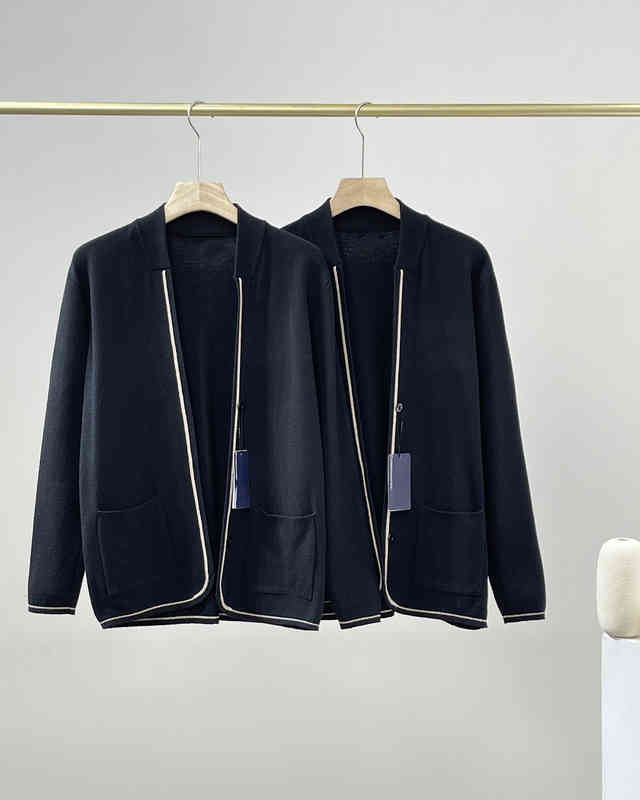 American Fashion Brand Pra High Quality 2022 Spring Men's Cardigan Baseball Collar Jacket Is Casual and Versatile -3xl
American Fashion Brand Pra High Quality 2022 Spring Men's Cardigan Baseball Collar Jacket Is Casual and Versatile -3xl