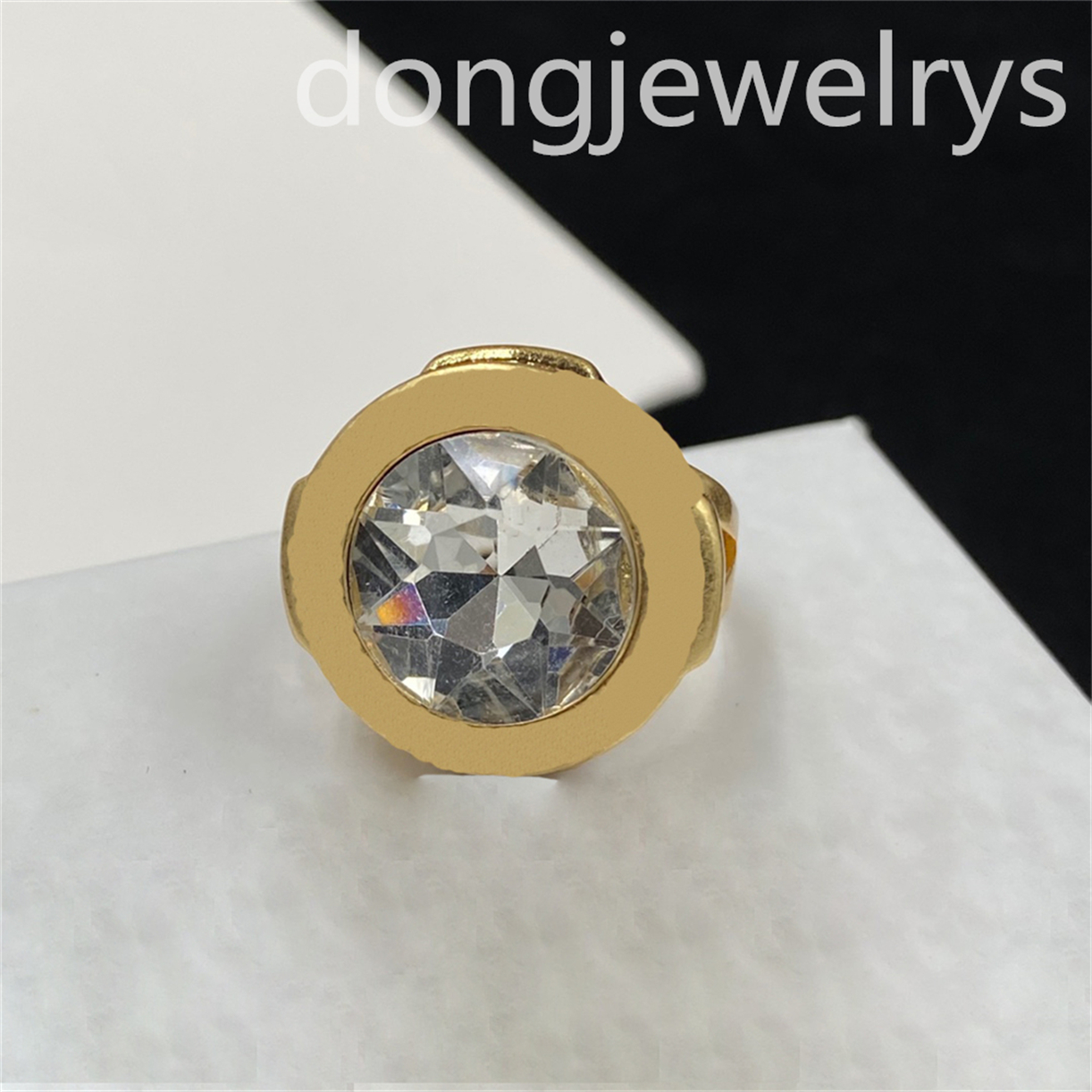 Never Fade Band Rings Cluster Women Sterling Silver Ring Designer Diamond Ring Dongjewelrys Ladies Temperament Crystal Birthday Party Couple
Never Fade Band Rings Cluster Women Sterling Silver Ring Designer Diamond Ring Dongjewelrys Ladies Temperament Crystal Birthday Party Couple