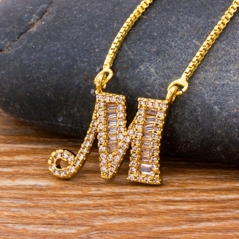 Chains Top Quality Initial Name Letter Necklace Gold 26 Letters Charm Pendants Micro Pave CZ Copper Chain Jewelry For Women Girls GiftsChain
Chains Top Quality Initial Name Letter Necklace Gold 26 Letters Charm Pendants Micro Pave CZ Copper Chain Jewelry For Women Girls GiftsChain