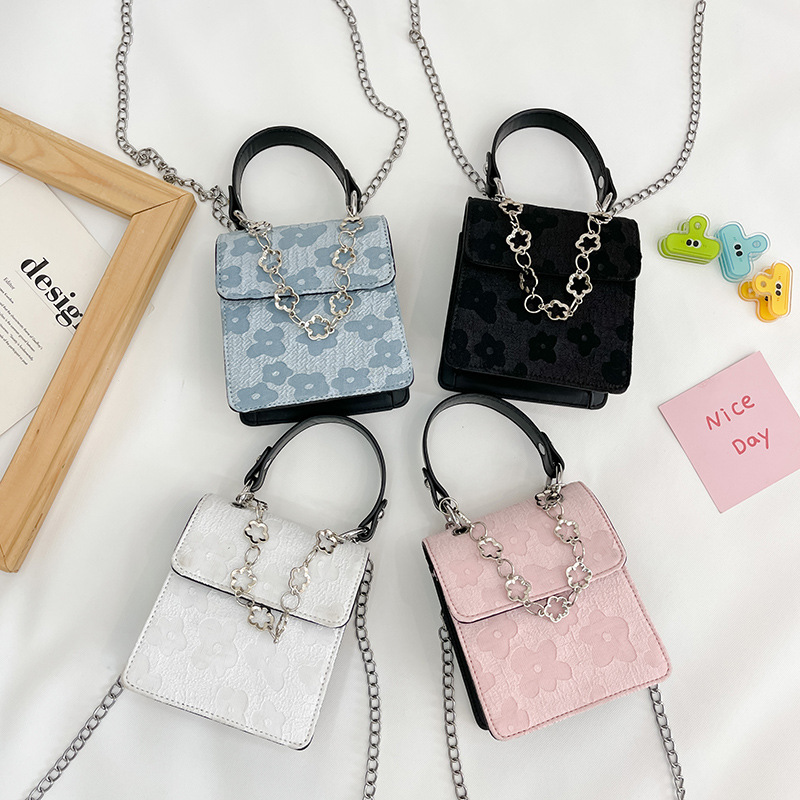sweet girls lace princess handbags kids flower Mini square bag children chain crossbody bags personality floral accessories wallets F1150, Pink
sweet girls lace princess handbags kids flower Mini square bag children chain crossbody bags personality floral accessories wallets F1150, Pink