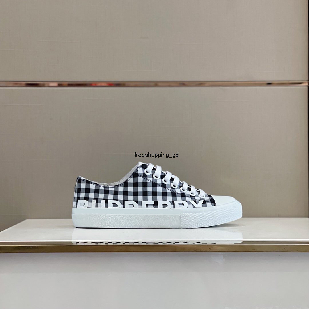top Quality Chain lattice Shoes luxury designer Reaction boys mans Comfortable and antiskid Slippers Mens size Fashion sneakers 38-45
top Quality Chain lattice Shoes luxury designer Reaction boys mans Comfortable and antiskid Slippers Mens size Fashion sneakers 38-45