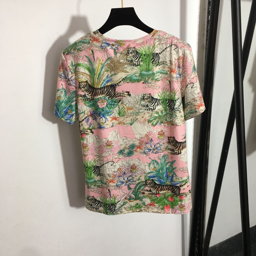 300 2022 Milan Runway Brand Same Style T Shirt Short Sleeve Crew Neck Flora Print Cotton Flora Print Womens Clothes High quality Pink meiyi
300 2022 Milan Runway Brand Same Style T Shirt Short Sleeve Crew Neck Flora Print Cotton Flora Print Womens Clothes High quality Pink meiyi