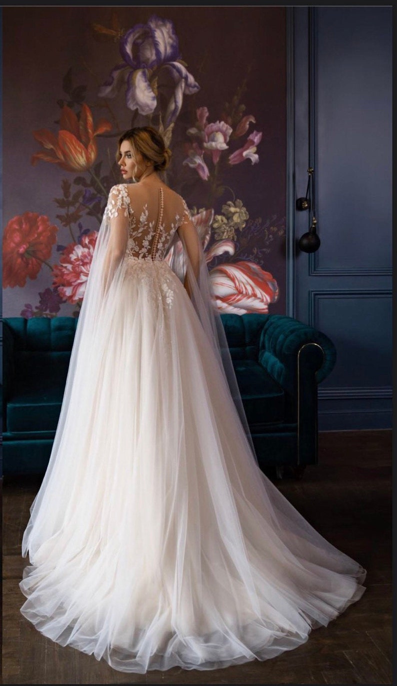 Elegant Cape Sleeve A Line Wedding Dress Boho Beach Tulle Bridal Gowns Fairy Floral Lace Appliques Long Illusion Bohemian Wedding Dresses