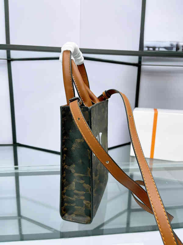 Triomphe music bag Triomphe Tote C bag new cabas series Style Tote Single Shoulder Messenger Bag, Large size
Triomphe music bag Triomphe Tote C bag new cabas series Style Tote Single Shoulder Messenger Bag, Large size