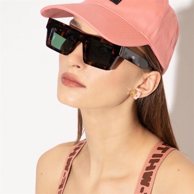 Designer Sunglasses 60%off1 New Plate Style Ins Fashion Men's and Women's Sunglass Star Net Red Same Sunglass Omri028
Designer Sunglasses 60%off1 New Plate Style Ins Fashion Men's and Women's Sunglass Star Net Red Same Sunglass Omri028