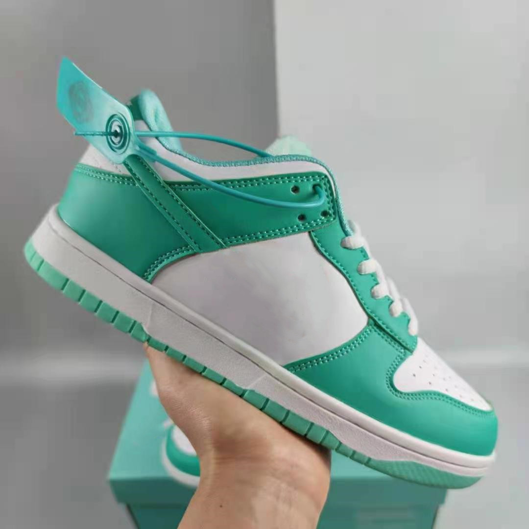 Comfortable Men Women sb Skateboard Sports Shoes Fashion Leather Low lace-Up Casual Outdoor Wear-Resisting Zapatillas Sneakers Trainers 36-44
Comfortable Men Women sb Skateboard Sports Shoes Fashion Leather Low lace-Up Casual Outdoor Wear-Resisting Zapatillas Sneakers Trainers 36-44