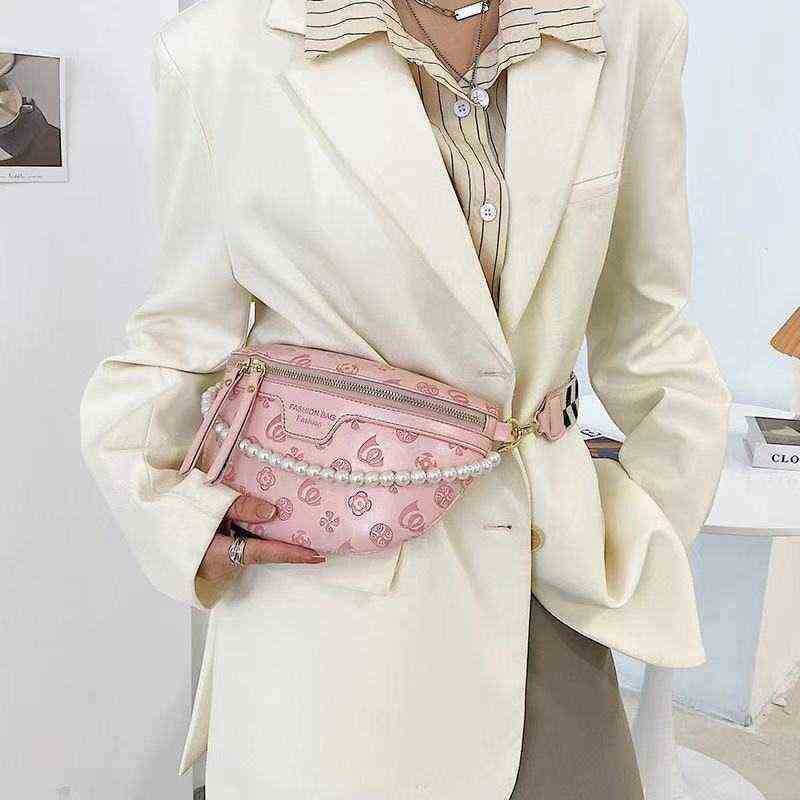 Designer Handbag Waist Bags Holographic Fanny Pack Women Pearl Chain Leather Wide Shoulder Crossbody Chest Travel Female Banana Phone Purse y0812, Sky blue
Designer Handbag Waist Bags Holographic Fanny Pack Women Pearl Chain Leather Wide Shoulder Crossbody Chest Travel Female Banana Phone Purse y0812, Sky blue