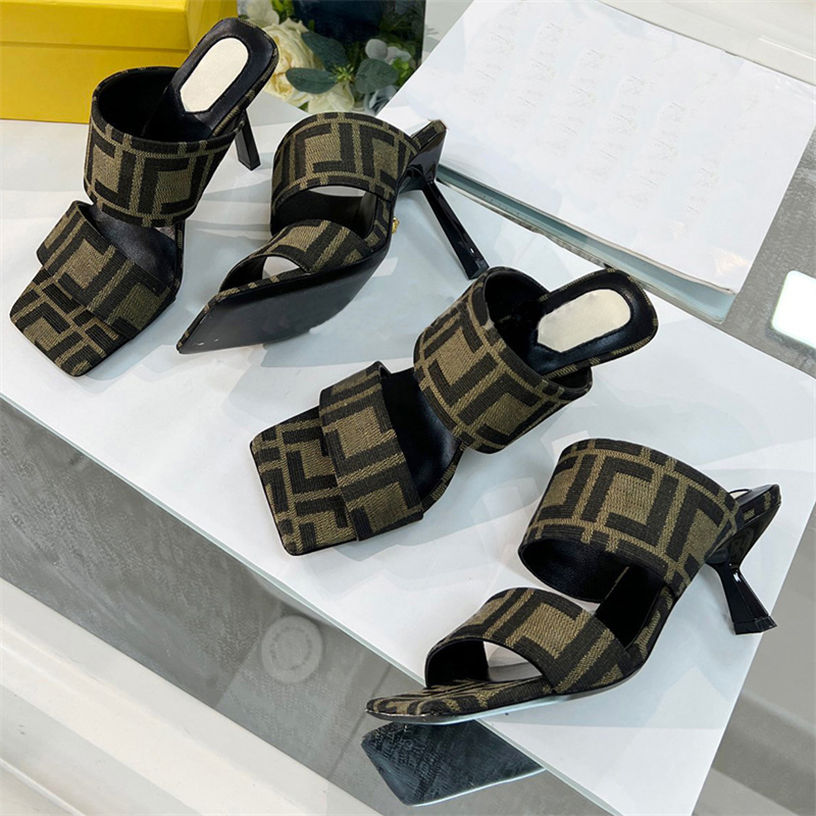 Luxury Stiletto Slippers: Designer Heels for Women | 9.5CM Height, 2022 Collection 
Luxury Stiletto Slippers: Designer Heels for Women | 9.5CM Height, 2022 Collection