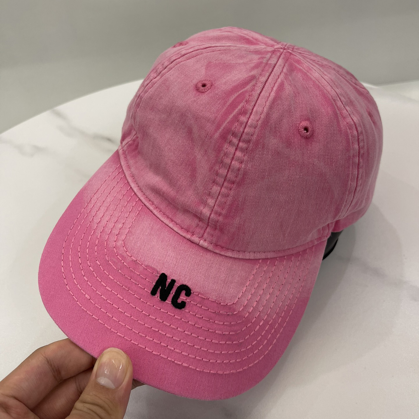 Baseball Hat Luxurys Designers Hats Men Women Mountaineering Cap Couple Sports Caps Velcro denim fabric Vintage good, Pink
Baseball Hat Luxurys Designers Hats Men Women Mountaineering Cap Couple Sports Caps Velcro denim fabric Vintage good, Pink