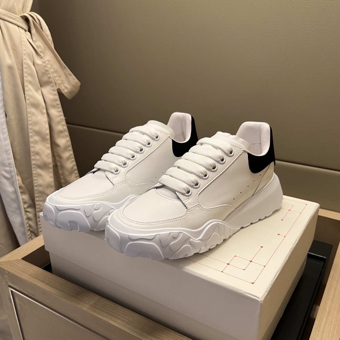 Men and women's shoes high quality luxury designer brand original vacuum high density raised bottom dust bag with box, As picture 3
Men and women's shoes high quality luxury designer brand original vacuum high density raised bottom dust bag with box, As picture 3