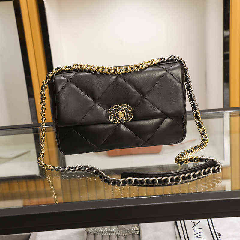 Factory Online Export Designer Brand Bags Tote New Chain Cover Leather Women's One Shoulder Msenger, Black trumpet
Factory Online Export Designer Brand Bags Tote New Chain Cover Leather Women's One Shoulder Msenger, Black trumpet