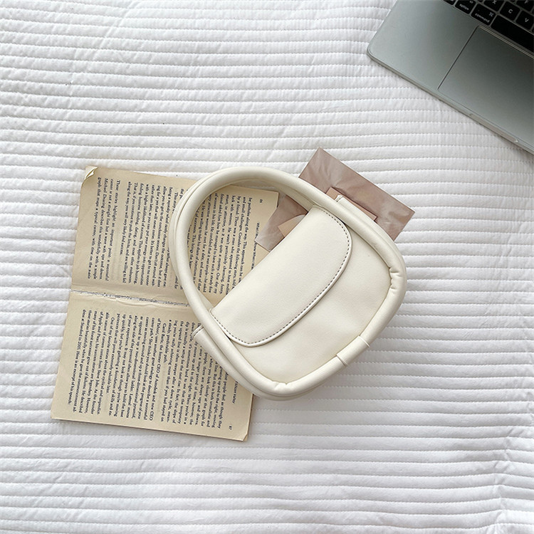 Woman New Designer Bag Korean popular square Shoulder Bags simple Women flip portable Fashion Handbag, White 
Woman New Designer Bag Korean popular square Shoulder Bags simple Women flip portable Fashion Handbag, White