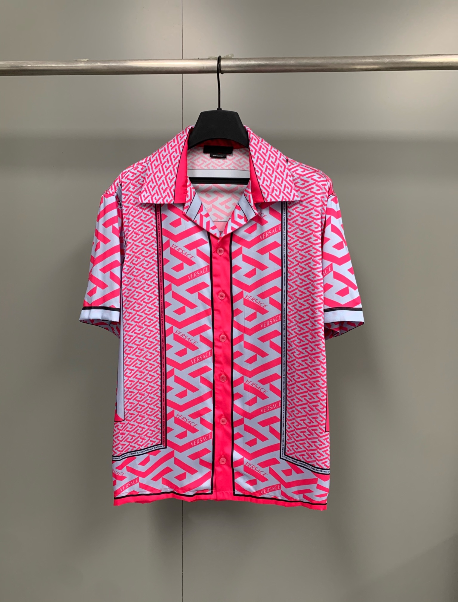2022 year fashions newest model mens designer high QUALITY fabric shirts - US SIZE shirts - beautiful mens designer button short sleeve shirts, Multi 1
2022 year fashions newest model mens designer high QUALITY fabric shirts - US SIZE shirts - beautiful mens designer button short sleeve shirts, Multi 1