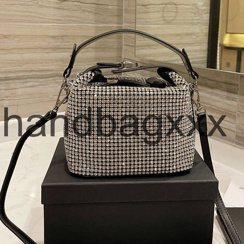 handbag 2021 Luxury Designer Brand Senior crystal diamond Bags Fashion Shoulder lady Handbags High Quality chains phone women Carton bag wallet, Box
handbag 2021 Luxury Designer Brand Senior crystal diamond Bags Fashion Shoulder lady Handbags High Quality chains phone women Carton bag wallet, Box