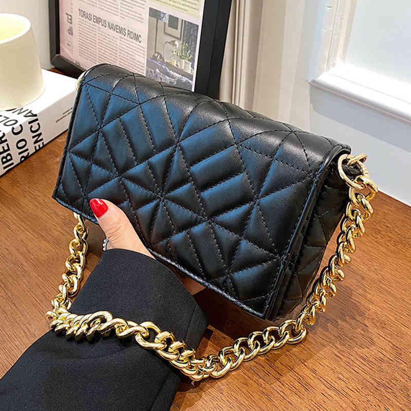 Minimalist Quilted Flap Square Bag for Women 2022 Brand Designer Luxury Crossbody Bags Female Shoulder Handbags Thick Chain, Red
Minimalist Quilted Flap Square Bag for Women 2022 Brand Designer Luxury Crossbody Bags Female Shoulder Handbags Thick Chain, Red