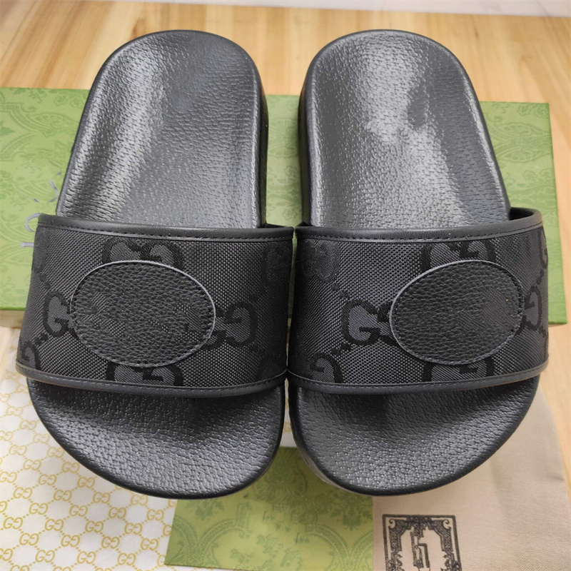 2022 New Slippers designer Slippers Leather sandal Slides 2 Straps with Adjusted Gold Buckles Men and Women Summer flip flops have box size 35-46AAAAA88
2022 New Slippers designer Slippers Leather sandal Slides 2 Straps with Adjusted Gold Buckles Men and Women Summer flip flops have box size 35-46AAAAA88