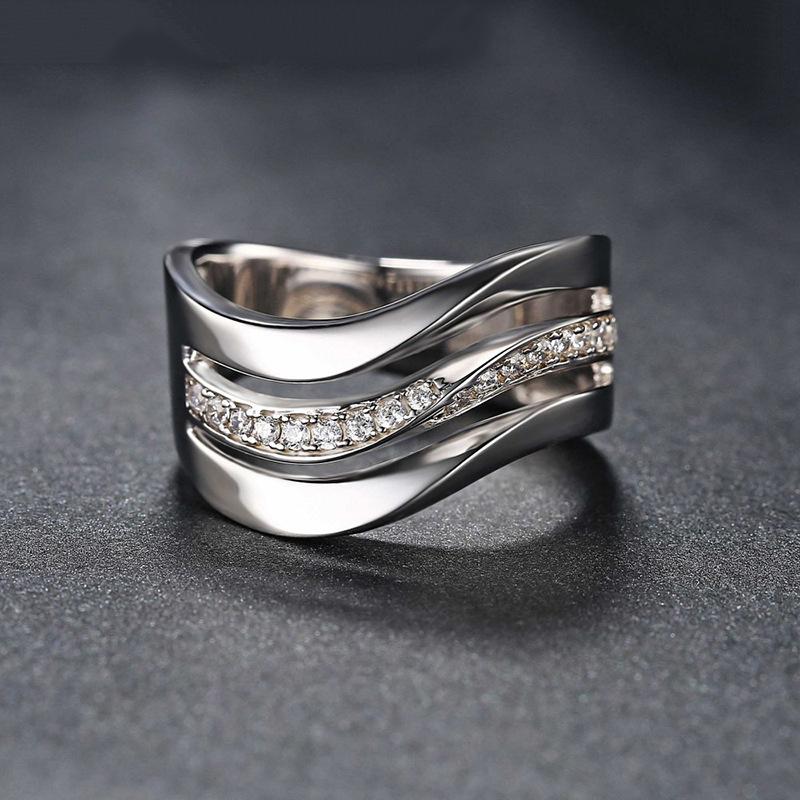 Wedding Rings Women's Ring Jewelry Simple Three-Line Wave Shape Ladies Smooth Inlaid Zircon Silver Color For WomenWedding
Wedding Rings Women's Ring Jewelry Simple Three-Line Wave Shape Ladies Smooth Inlaid Zircon Silver Color For WomenWedding