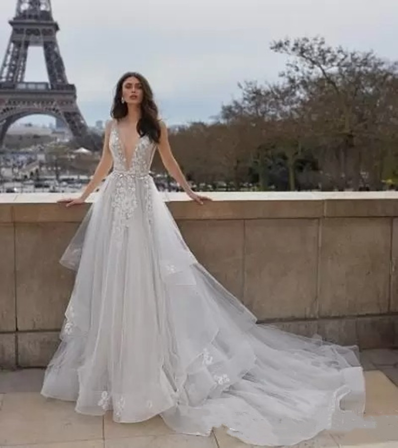 Backless A-Line Wedding Dresses Sexy V Neck Appliqued Illusion Tulle Boho Wedding Gowns Sweep Train Pearls Backless Bohemian Bride