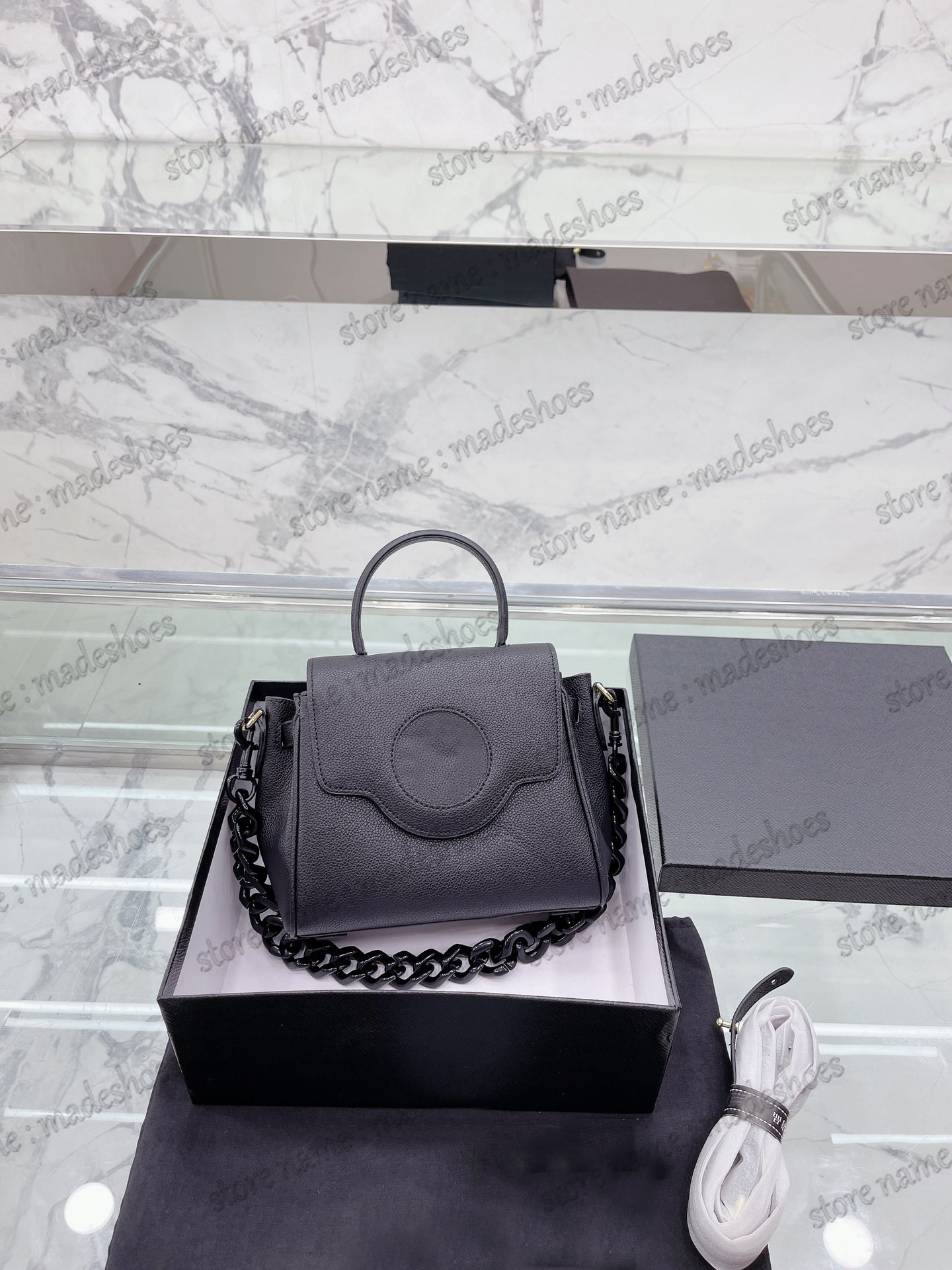 Women's Medusa Head Chain-link Small Black Shouler Bag La Medusa Deisgner Luxury Leather Crossbody Multiple Straps Chain Handles
Women's Medusa Head Chain-link Small Black Shouler Bag La Medusa Deisgner Luxury Leather Crossbody Multiple Straps Chain Handles