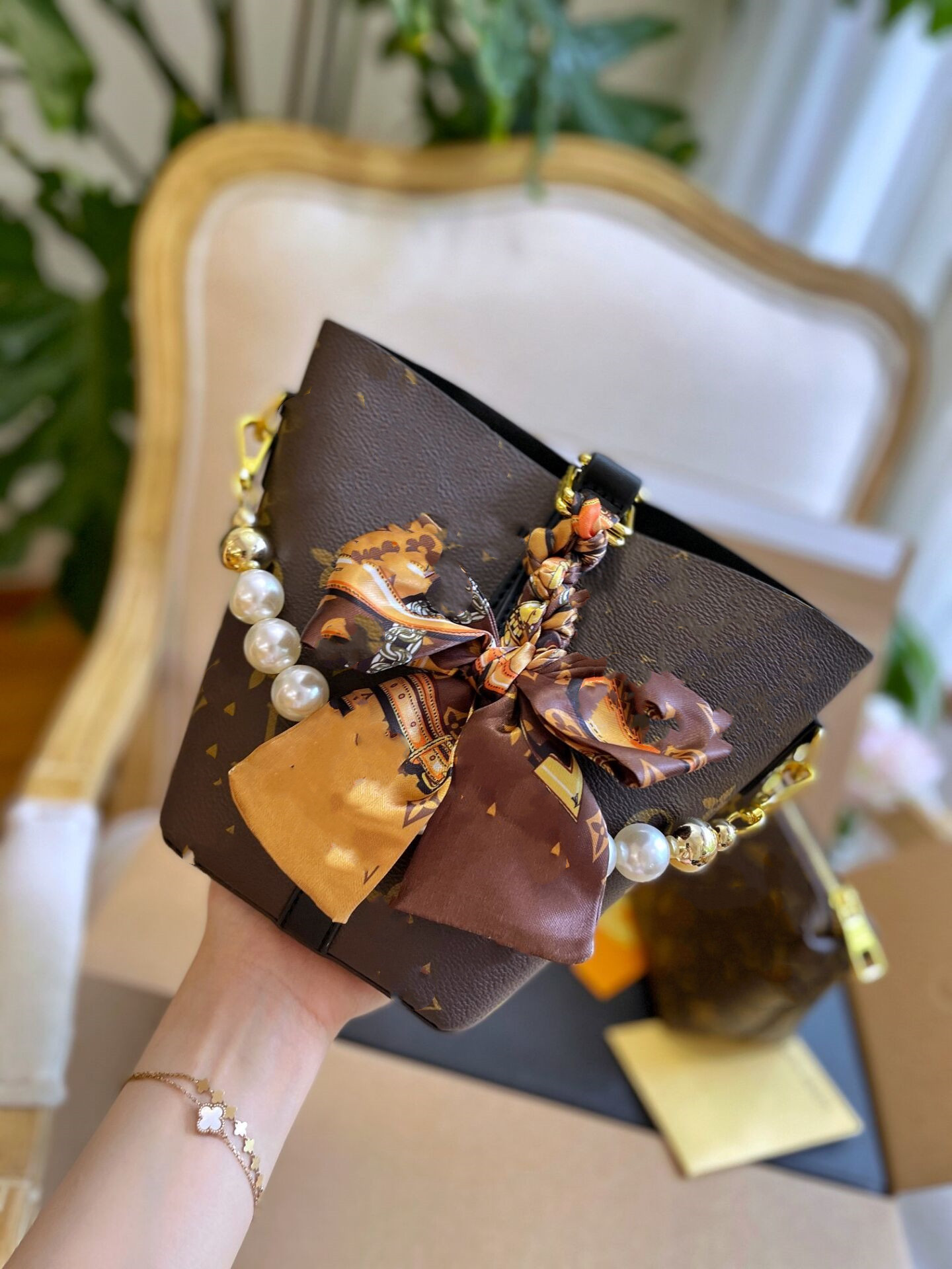 Pearl Chain Bucket … - image