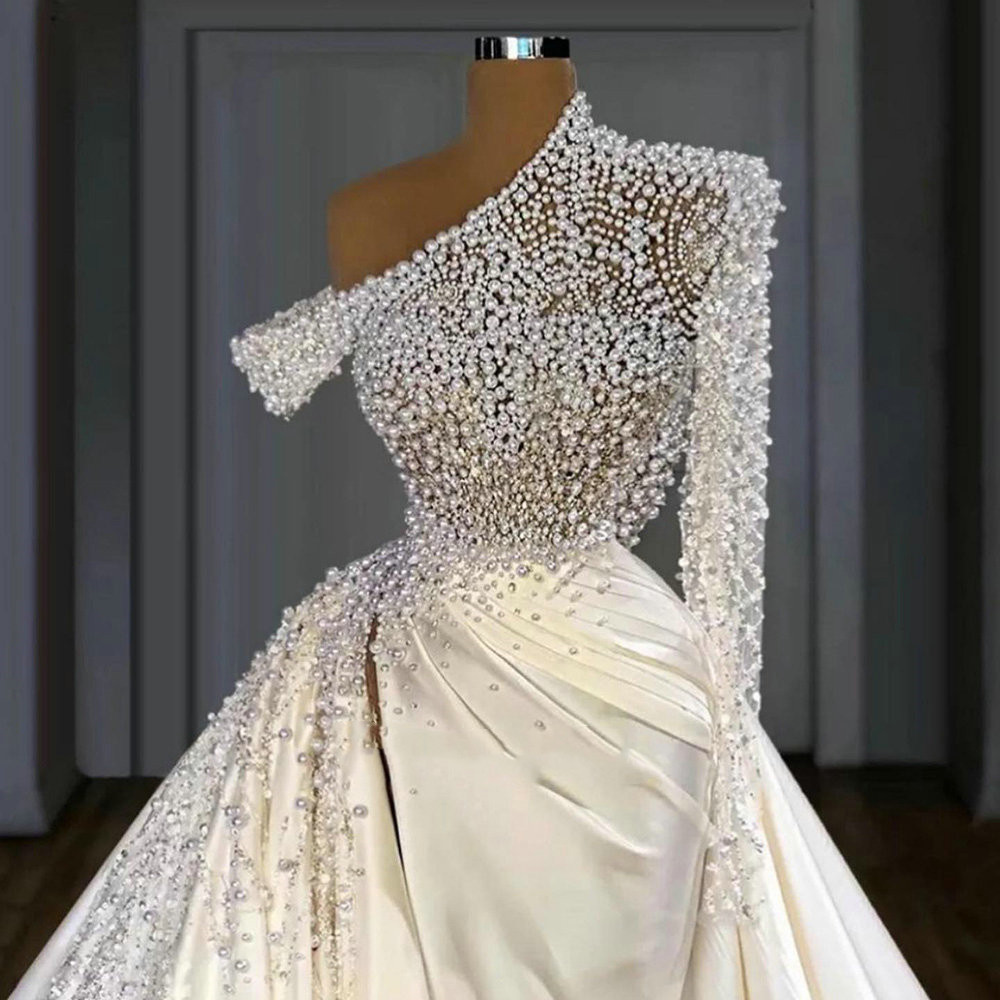 Modern Asymmetrical Beading Pearls Dubai Ball Gown Wedding Dress One Shoulder Long Sleeve Satin Saudi Arabic Bridal Gown with detachable train