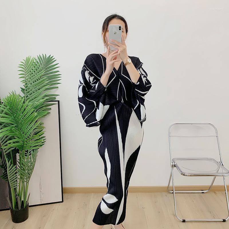 Casual Dresses Miyake Pleated Loose Folda Dress 2022 Summer And Autumn Bat Sleeve Print Slim V-neck Long Skirt For WomenCasual, Green
Casual Dresses Miyake Pleated Loose Folda Dress 2022 Summer And Autumn Bat Sleeve Print Slim V-neck Long Skirt For WomenCasual, Green