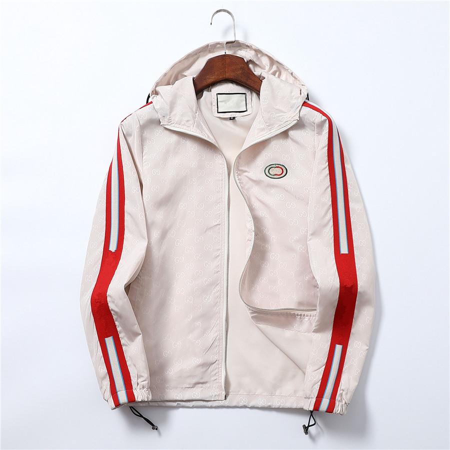 Mens Hooded Windbreaker Designer Jackets 22SS Fashion Letter Printing Bomber Zipper Jacket Casual Streetwear Hip Hop Outerwear Coats Men Winter Clothing
Mens Hooded Windbreaker Designer Jackets 22SS Fashion Letter Printing Bomber Zipper Jacket Casual Streetwear Hip Hop Outerwear Coats Men Winter Clothing