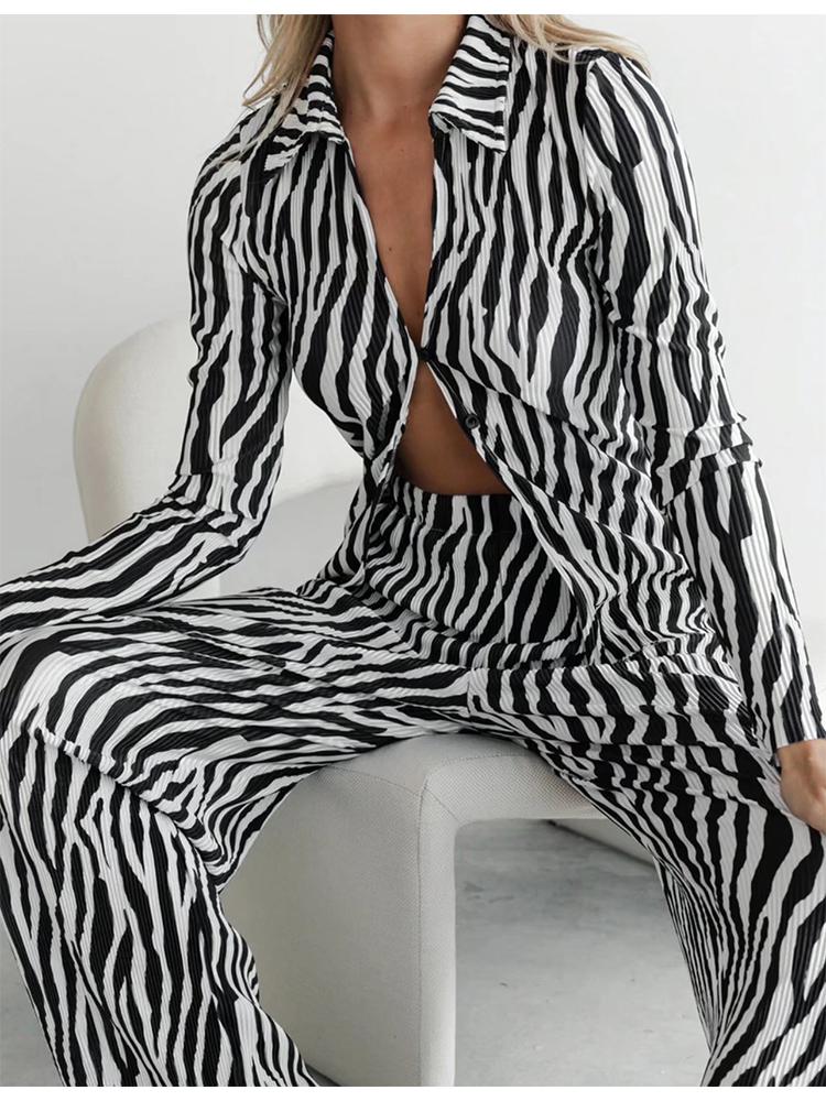 Women' Blouses & Shirts Women Pleated Zebra Stripes Print Shirt Blouse Vintage Long Sleeve Streetwear Casual Female Tops Summer BlusasWomen, Zebra pants
Women' Blouses & Shirts Women Pleated Zebra Stripes Print Shirt Blouse Vintage Long Sleeve Streetwear Casual Female Tops Summer BlusasWomen, Zebra pants
