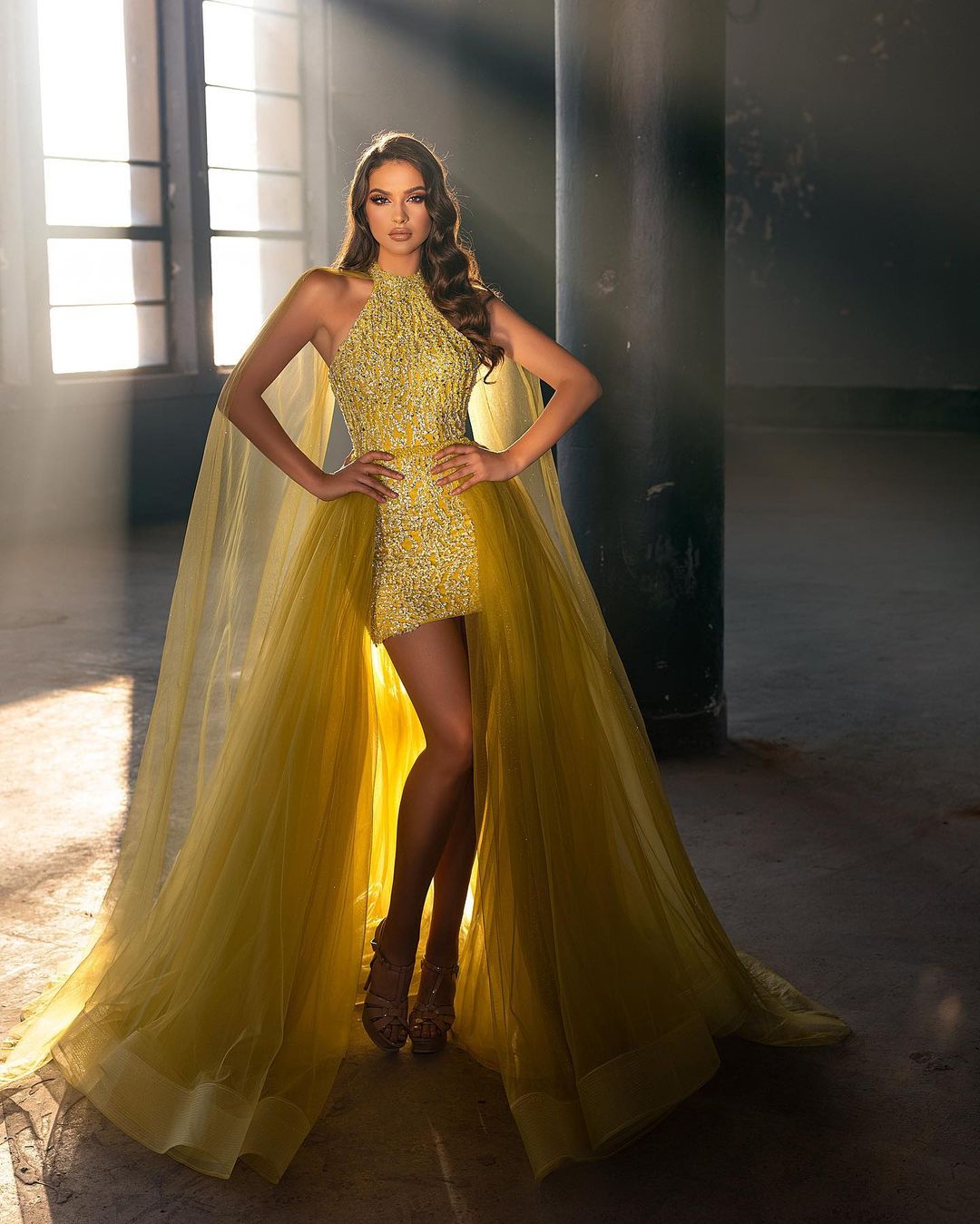 Yellow Sequined Shiny Prom Dress Halter Sleeveless Short Evening Dresses With Detachable Train Custom Made Formal Gowns