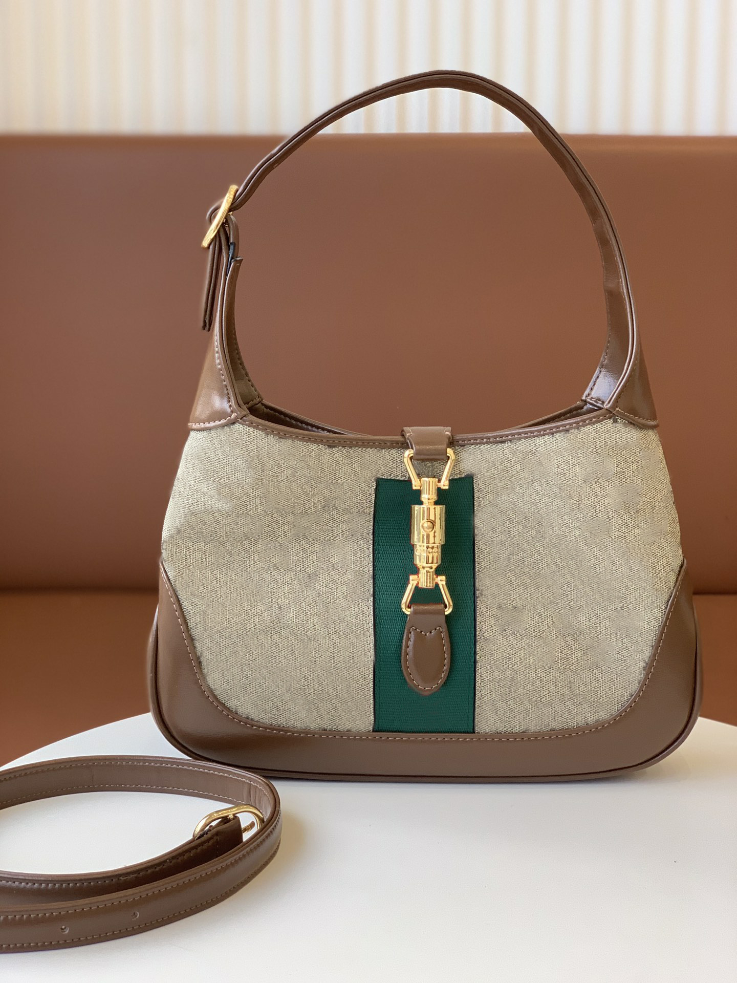 TOP QUALITY medium handbag women shoulder bags luxurys designers purse fashion leather totes classic woman crossbody bag, Brown
TOP QUALITY medium handbag women shoulder bags luxurys designers purse fashion leather totes classic woman crossbody bag, Brown