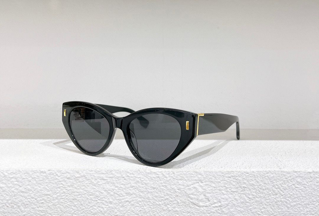 Womens Sunglasses For Women Men Sun Glasses Mens 40037U Fashion Style Protects Eyes UV400 Lens Top Quality With Case
Womens Sunglasses For Women Men Sun Glasses Mens 40037U Fashion Style Protects Eyes UV400 Lens Top Quality With Case