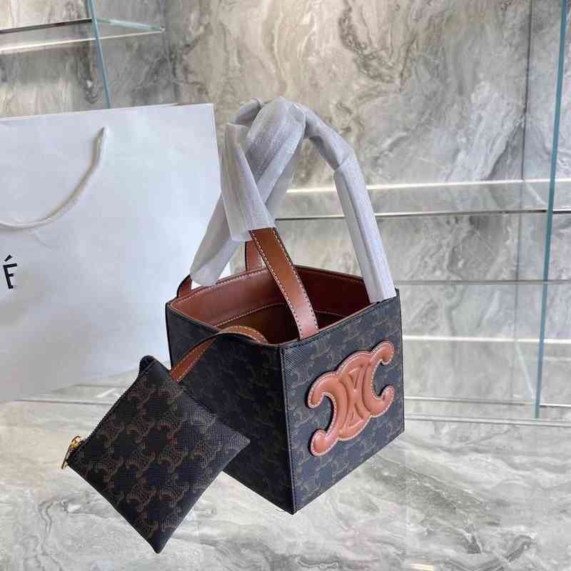 22 year Arc de Triomphe new basket bag summer cute small square box Bag Mini shopping, Vegetable basket
22 year Arc de Triomphe new basket bag summer cute small square box Bag Mini shopping, Vegetable basket