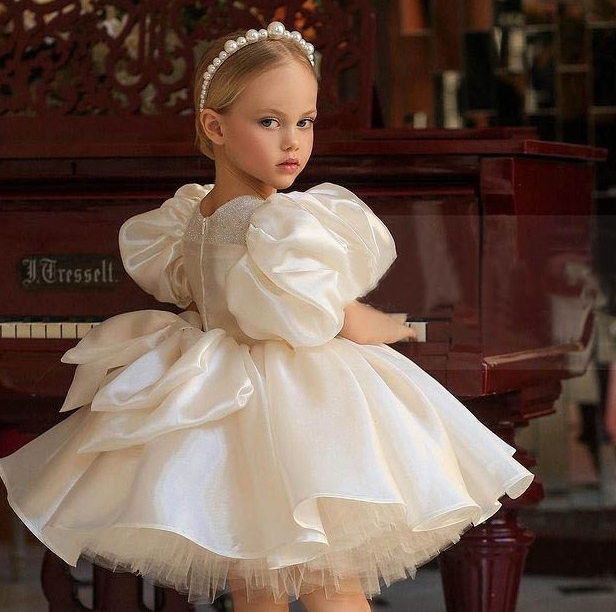 New Arrival Flower Girls Dresses Long little girls Robes de fête Beads First Communion Dresses V Neck Lace Ball Gown Girls Pageant Gowns