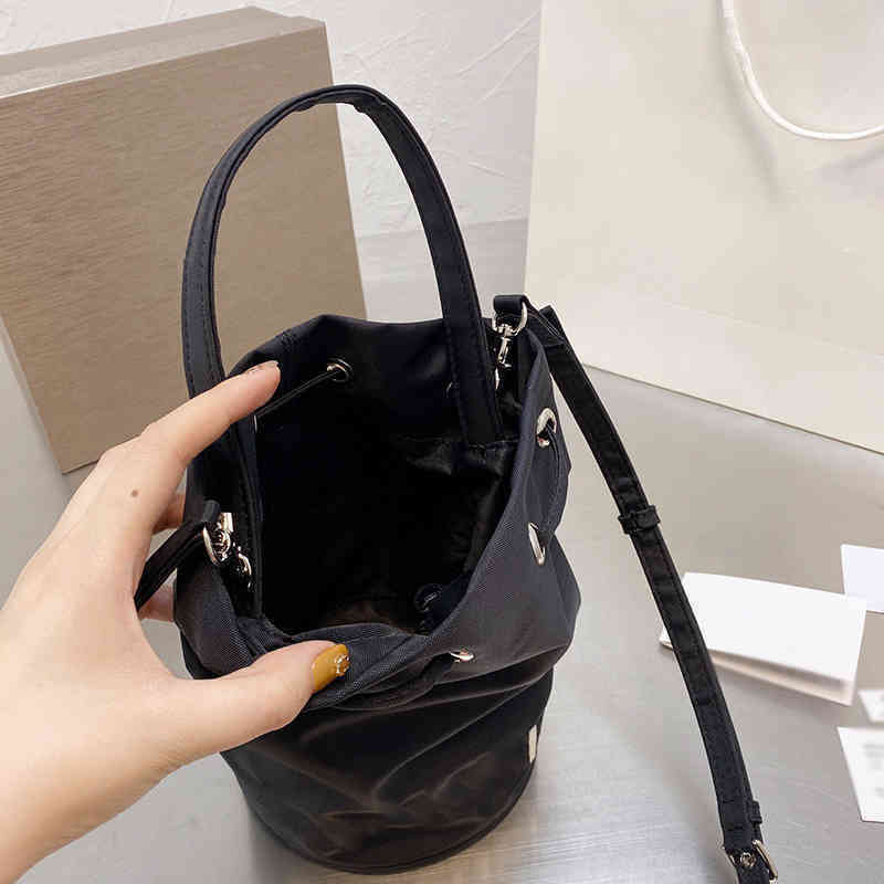 Shoulder Bag Totes Bucket Bags Messenger Bag Designer Handbag Cute Quilted Women Handbags Crossbody Bag Fashion Canvas Wallets Purses 220531, Balen053108
Shoulder Bag Totes Bucket Bags Messenger Bag Designer Handbag Cute Quilted Women Handbags Crossbody Bag Fashion Canvas Wallets Purses 220531, Balen053108