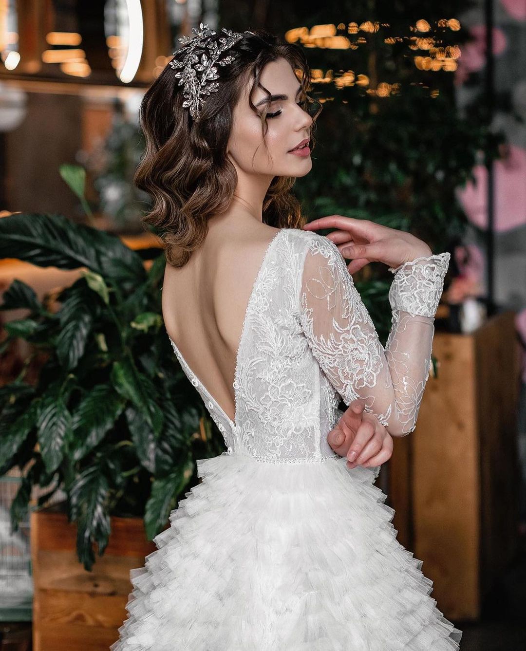 2022 Bridal Gowns Wedding Dresses Gorgeous Floral Mermaid Tiers Sweep Train Beads Pearls Lace Appliqued Backless Crew Neck Chic Custom Made